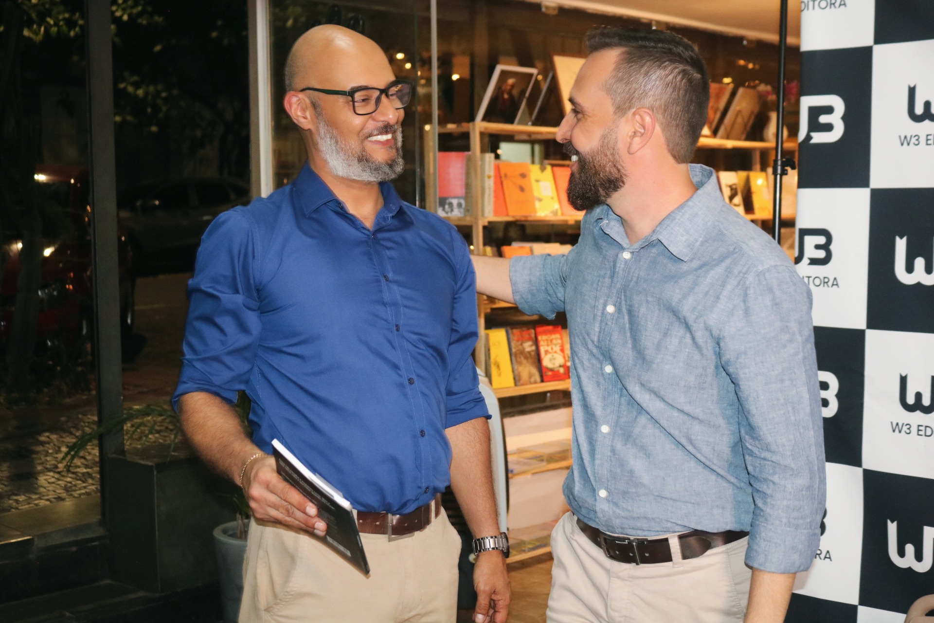Registro 04 do lançamento de Líder à Prova de Crises na Livraria Ramalhete, em Belo Horizonte, em 15 de outubro de 2026