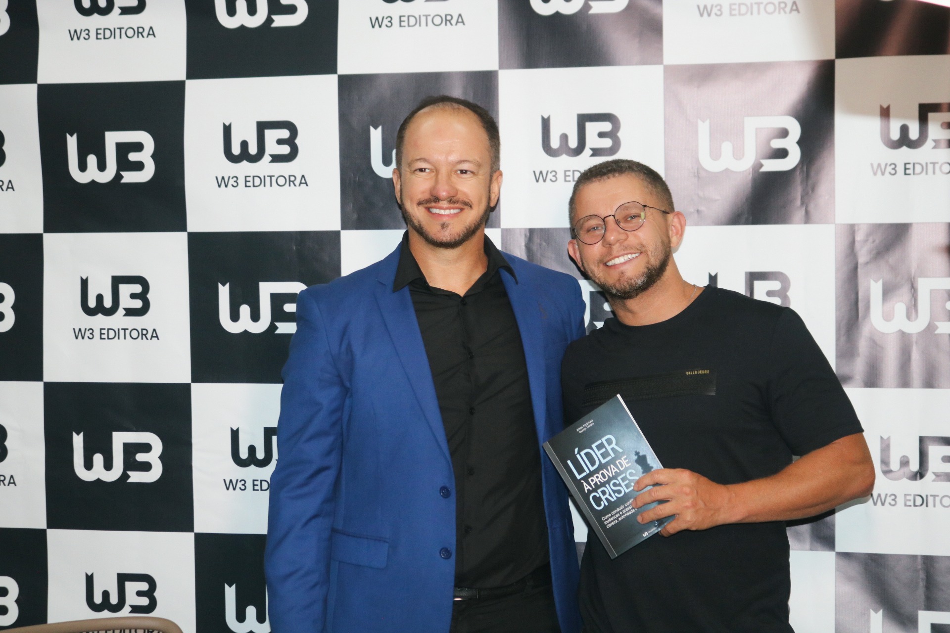 Registro 07 do lançamento de Líder à Prova de Crises na Livraria Ramalhete, em Belo Horizonte, em 15 de outubro de 2026