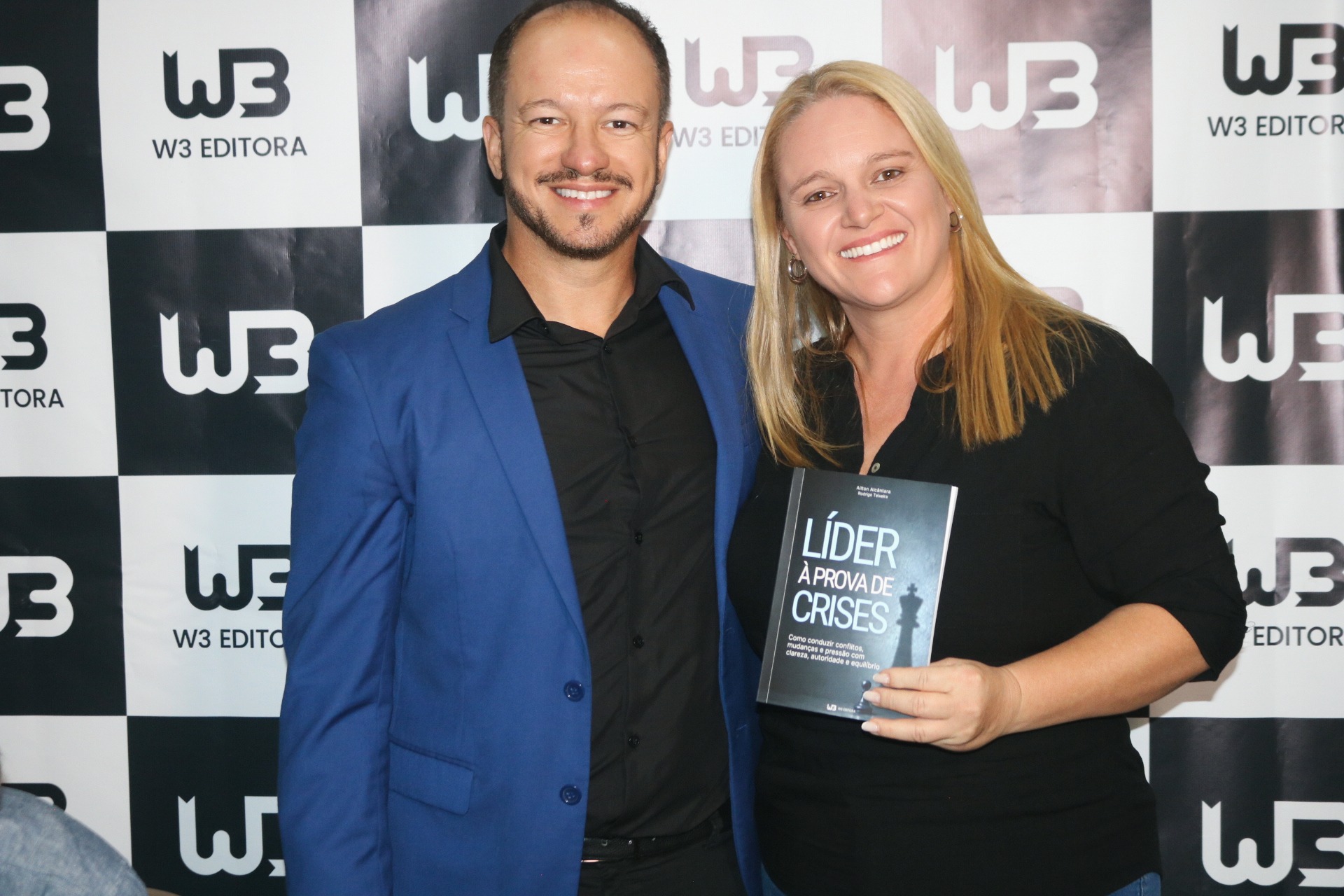 Registro 09 do lançamento de Líder à Prova de Crises na Livraria Ramalhete, em Belo Horizonte, em 15 de outubro de 2026