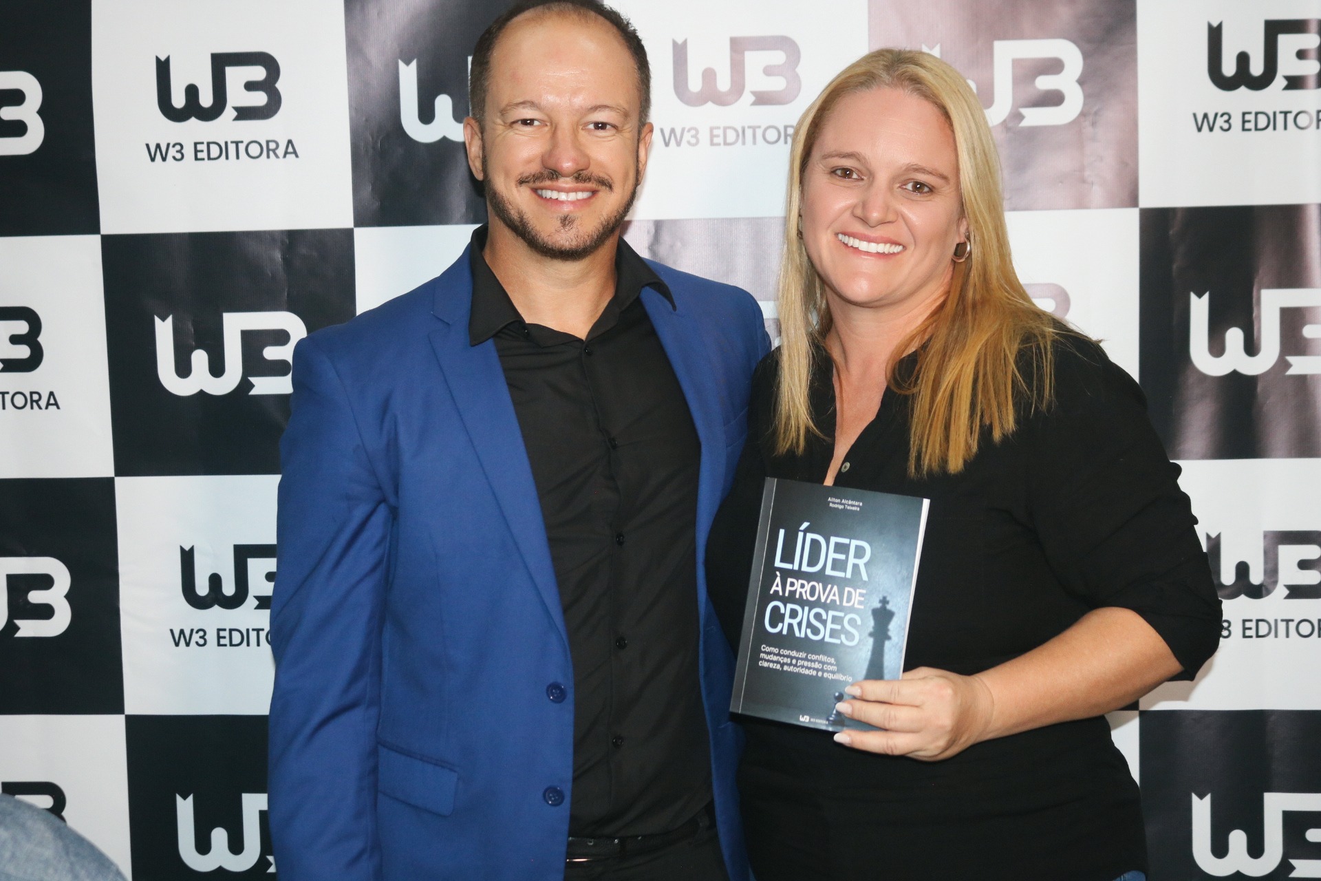 Registro 17 do lançamento de Líder à Prova de Crises na Livraria Ramalhete, em Belo Horizonte, em 15 de outubro de 2026