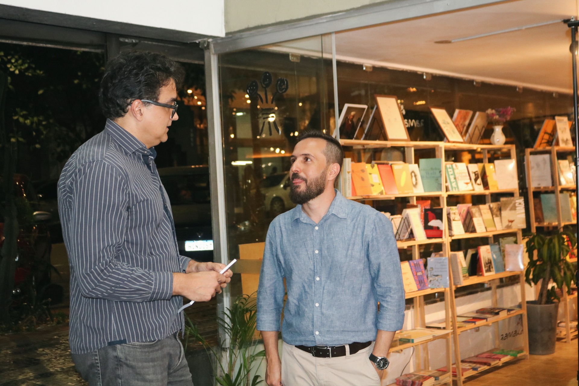 Registro 18 do lançamento de Líder à Prova de Crises na Livraria Ramalhete, em Belo Horizonte, em 15 de outubro de 2026